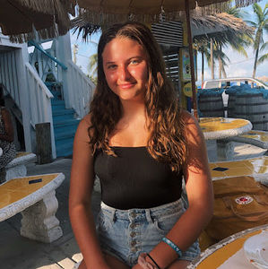 Meet your Posher, Mia